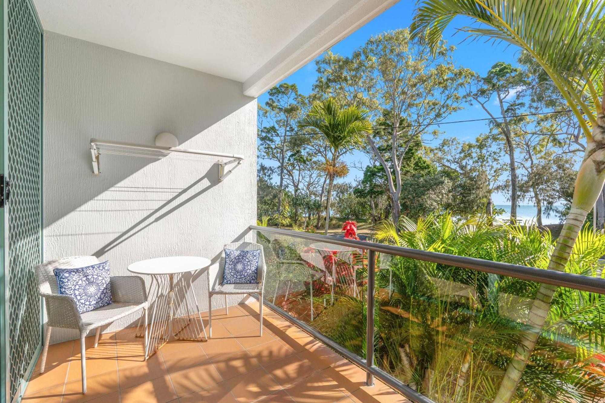 Shelly Bay 4*