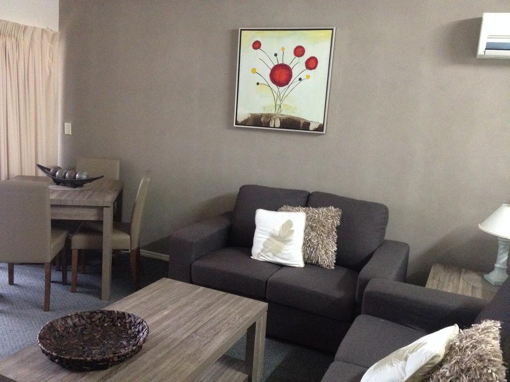 Shelly Bay 4*